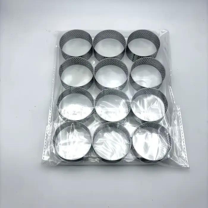 Ensemble de 12 anneaux à tarte ronds en acier inoxydable - Moules perforés pour mousses et desserts,