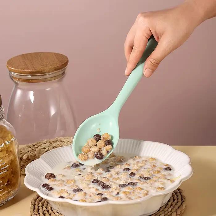 Louche à soupe en Silicone à Long manche, passoire, nouilles Ramen, cuillères à soupe, cuillère à sa