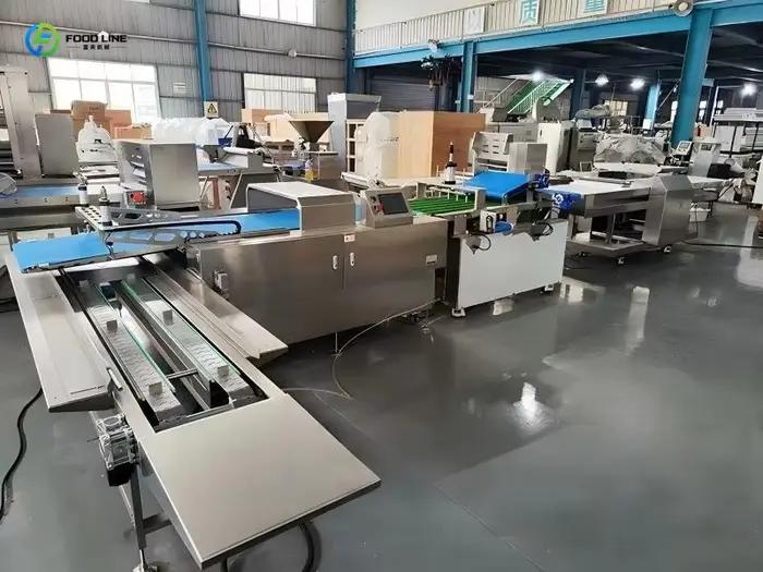 Machine automatique de fabrication de beignets sur mesure, haute efficacité, pour usage en boulangerie