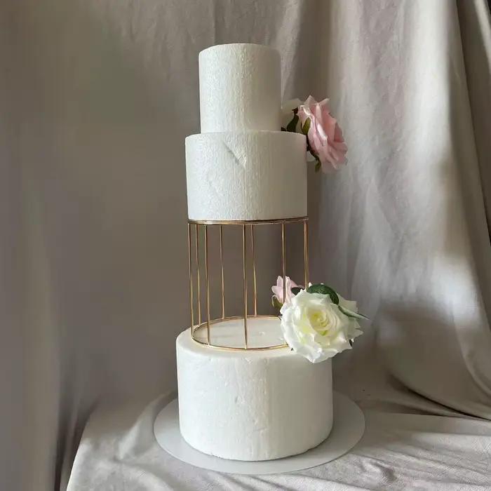 Supports à gâteaux dorés