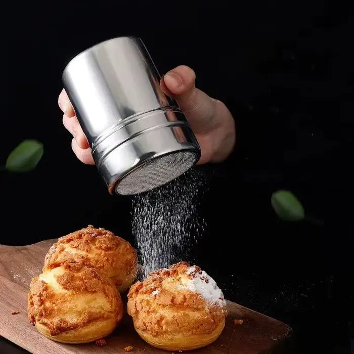 Une boîte de sucre de glaçage en poudre d'acier inoxydable, maille fine, avec couvercle, pour Soda, poudre de cacao, amidon de maïs, café, farine
