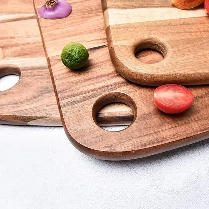 Planche à découper en bois d'acacia