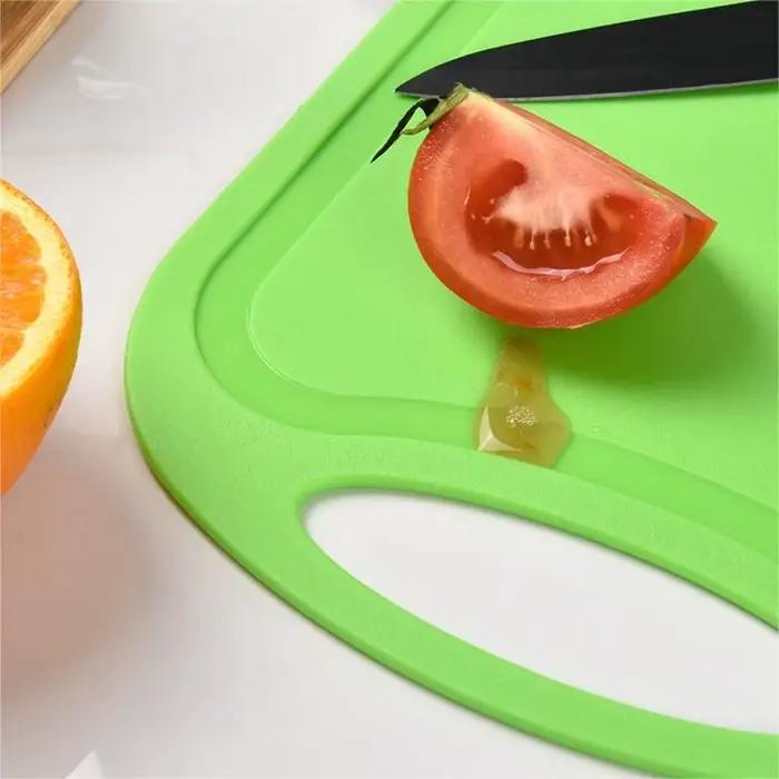Planche à découper en plastique multicolore avec poignée antidérapante pour cuisine occasions spéciales femmes