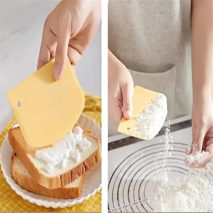 Spatule grattoir à pâte facile à ranger