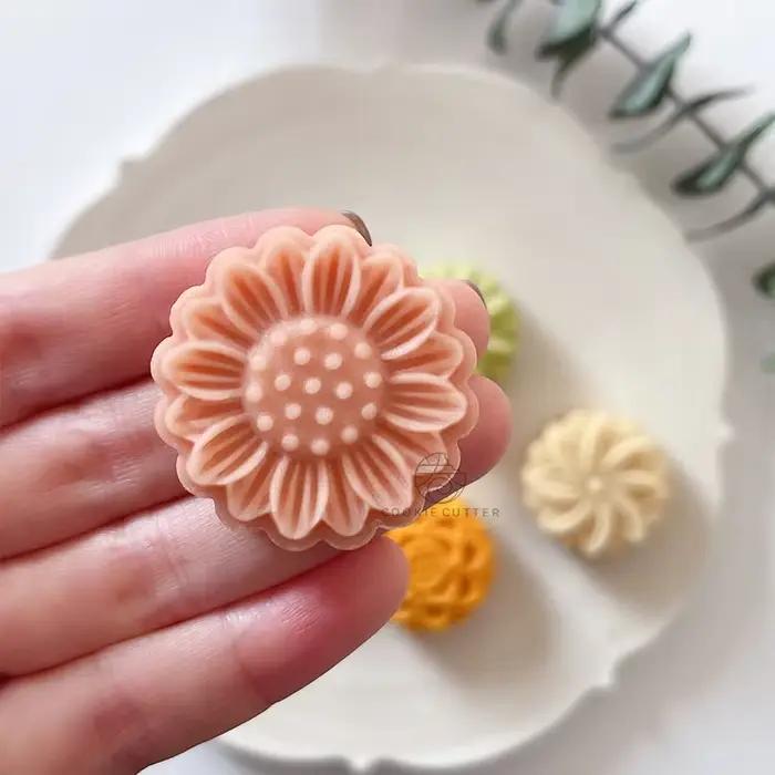 Mini moule à gâteau en forme de fleur et de lune