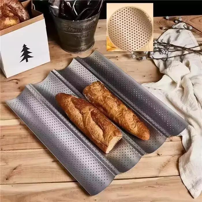 Plaque de cuisson antiadhésive perforée en acier au carbone pour baguettes