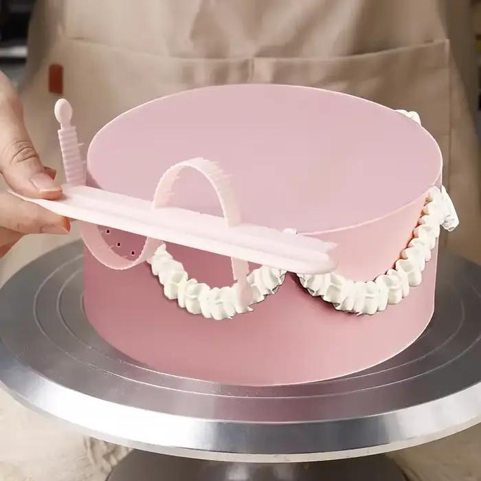 1 pièce Outil de décoration de gâteaux courbé avec règle graduée