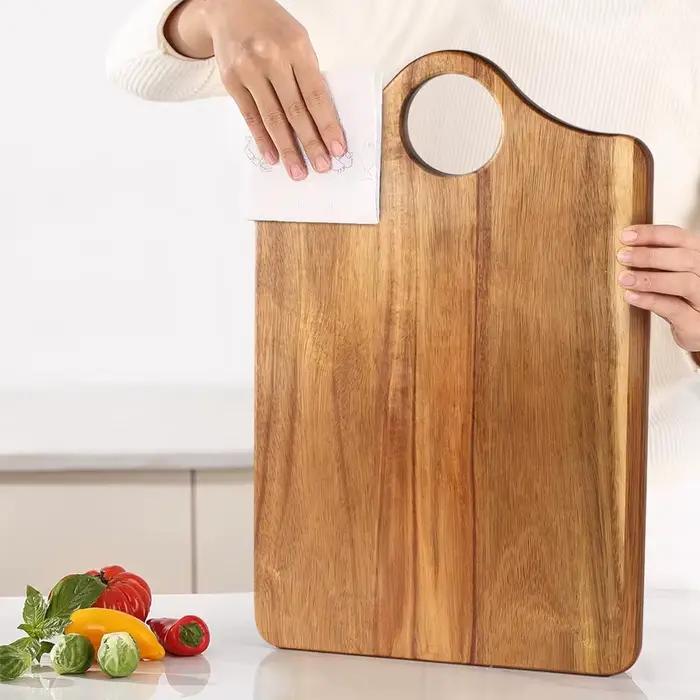 Planche à découper en bois d'acacia
