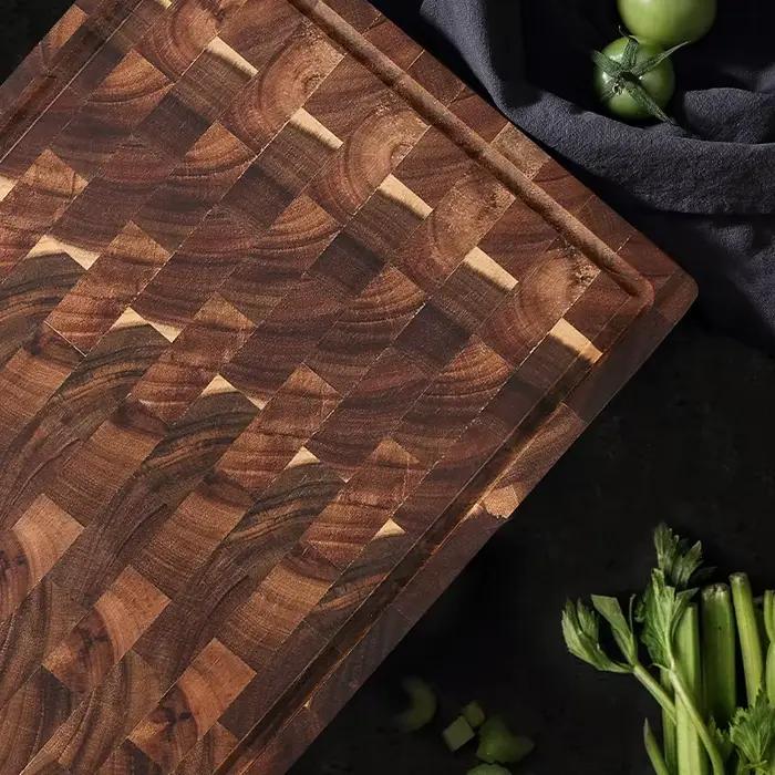 Planche à découper en bois d'acacia