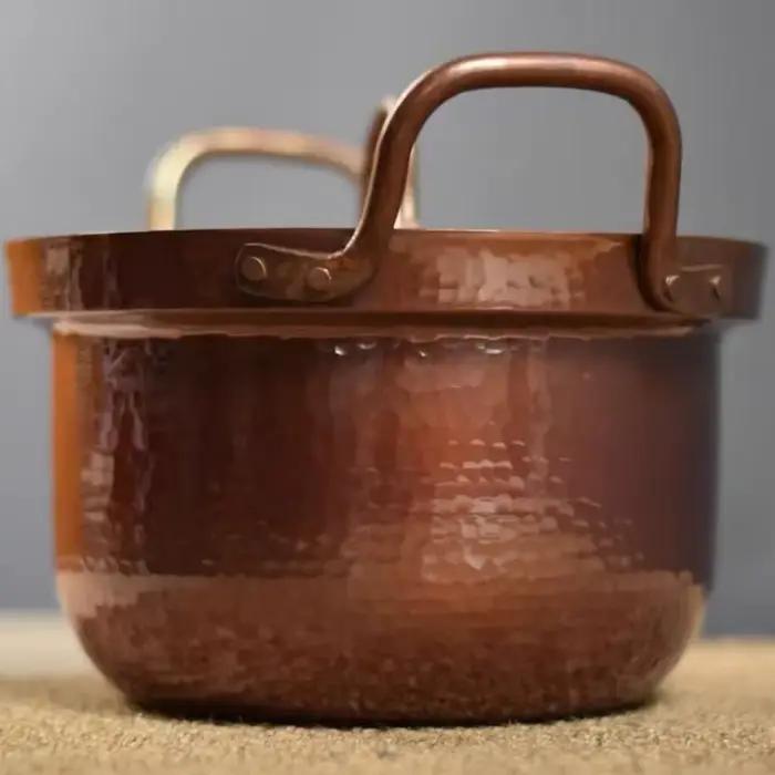 Marmite en cuivre fabriquée à la main