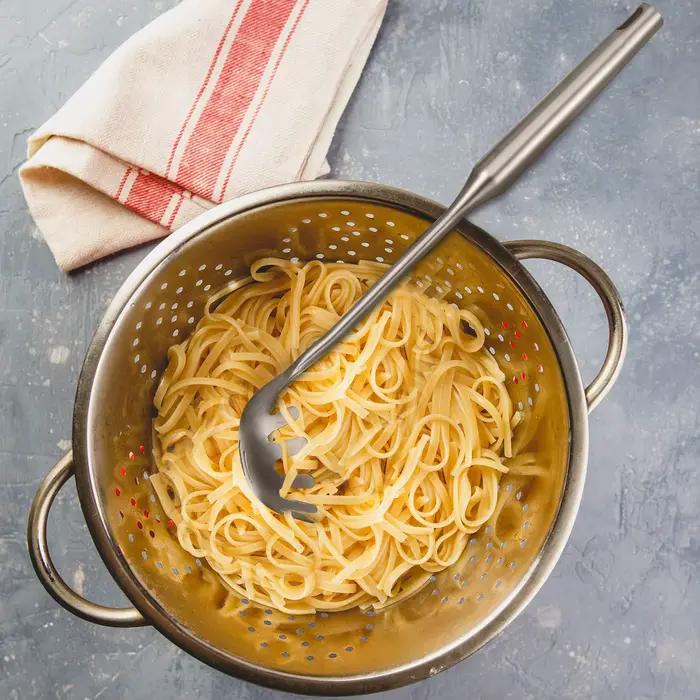 Cuillère à pâtes en acier inoxydable à dents, grand ustensile à spaghetti, pince de 9,4'' et fourchette à pâtes de 13,6'' avec poignée sous vide