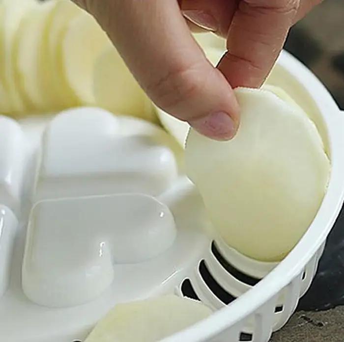 Plaque de cuisson sans graisse en plastique ABS pour pommes de terre croustillantes et chips saines à utiliser en cuisine et pour divers plats végétaux occasions spéciales