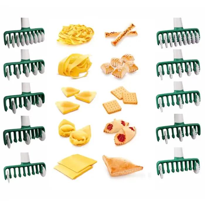 Accessoire de cuisine ANYOHOE coupe-nouilles et cookie cutter pour préparation de pâtes et biscuits à domicile ou pour des occasions spéciales