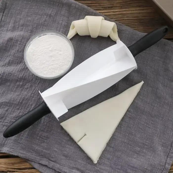 Coupe-pâte en plastique rapide et facile à rouler avec poignée