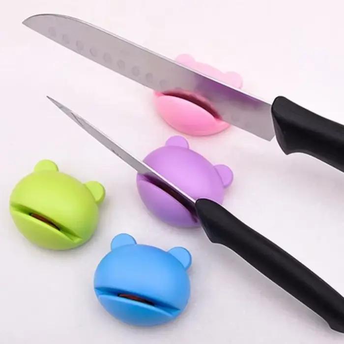 Mini grenouille portable aiguiseur de couteaux pierre à aiguiser rapide pour couteaux et ciseaux de cuisine en forme de dessin animé pour cuisiniers amateurs et professionnels