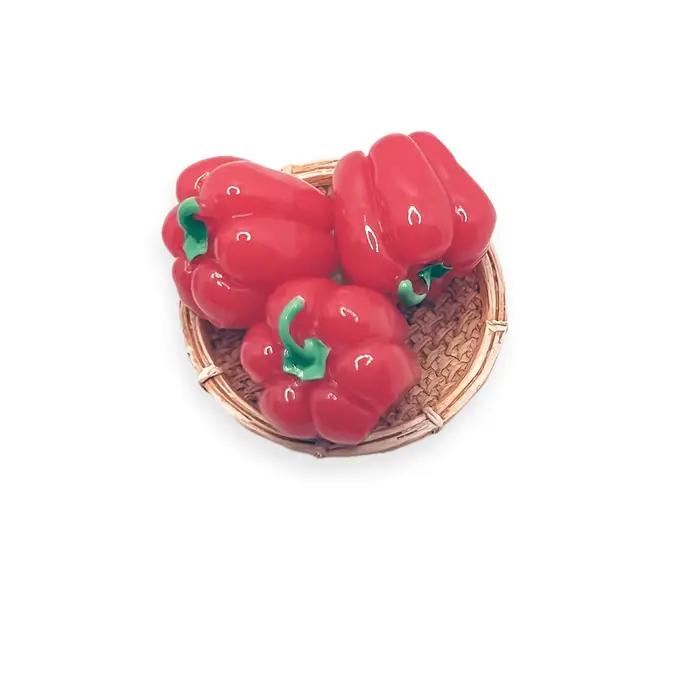 Lot de 8 miniatures de piments et melons pour maison de poupée avec panier : modèles miniatures de nourriture de ferme simulée à l'échelle 1/6 et 1/12