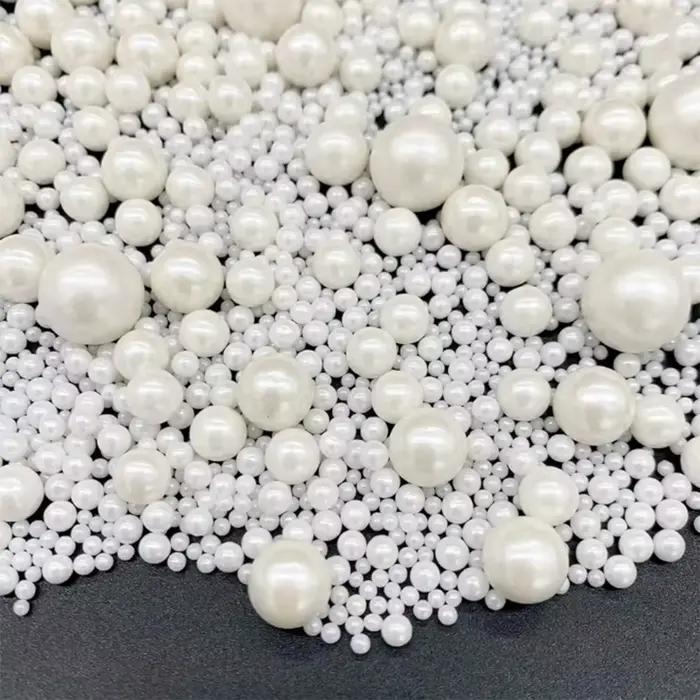 130g/4.58 Oz Perles de sucre décoratives mélangées de différentes tailles pour glaces, gâteaux, décorations de biscuits, mariages, fêtes et Noël