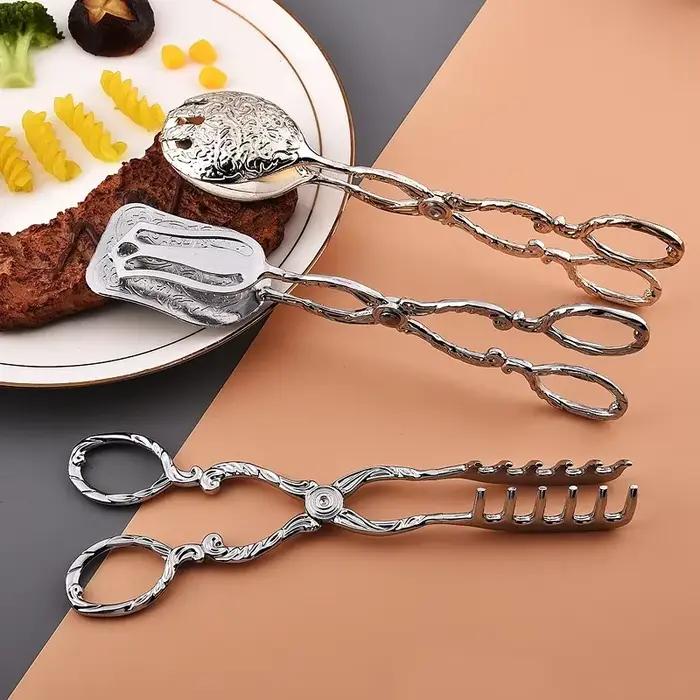 Pince à salade et pâtisserie vintage dorée pour buffet