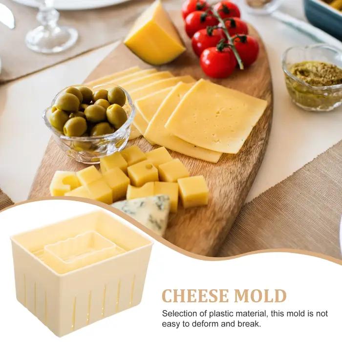 Plaque de pressage de fromage faite maison