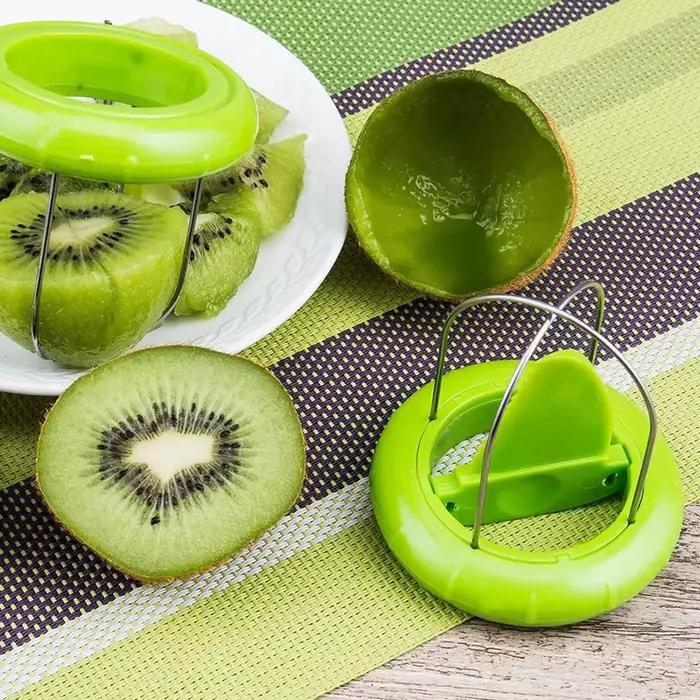 Coupe-kiwi avec poignées amovibles
