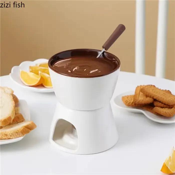Pot de crème glacée au chocolat