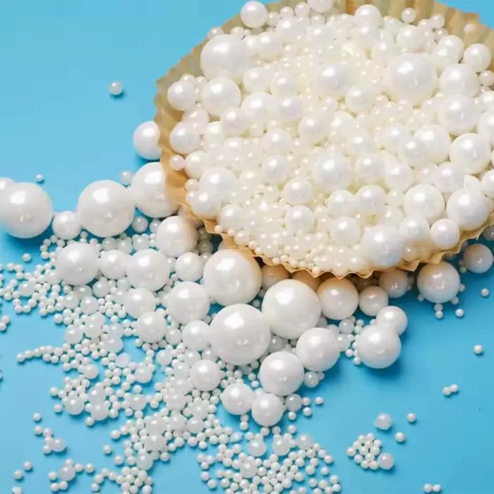 130g/4.58 Oz Perles de sucre décoratives mélangées de différentes tailles pour glaces, gâteaux, décorations de biscuits, mariages, fêtes et Noël