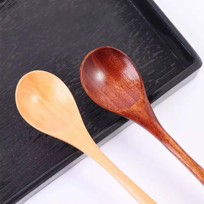 Cuillères de cuisine et de table à long manche