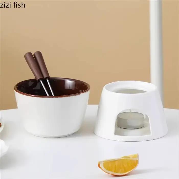 Pot de crème glacée au chocolat