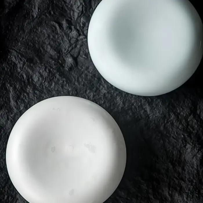 Assiette à collation pré-dîner de style français avec un sens élevé de la nourriture occidentale, petites assiettes exquises et assiettes à dessert créatives