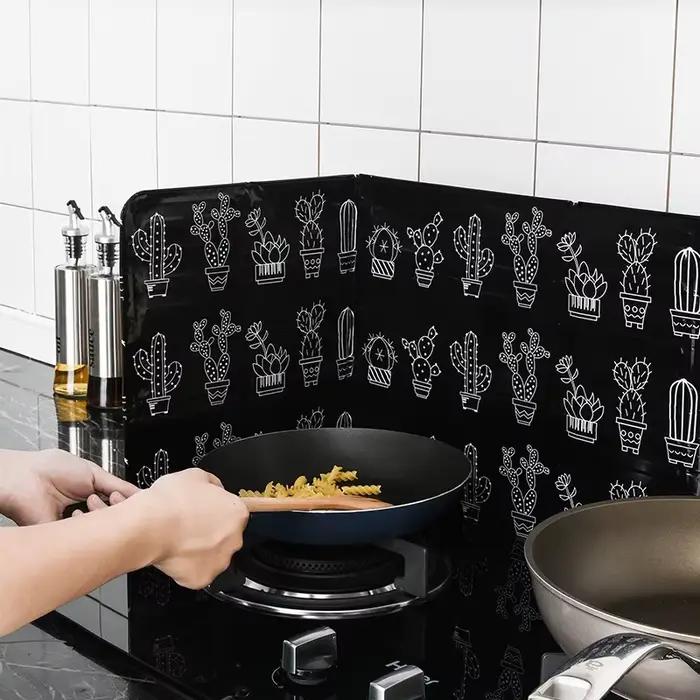 Écran anti-éclaboussures d'huile pliable en aluminium pour cuisinière à gaz