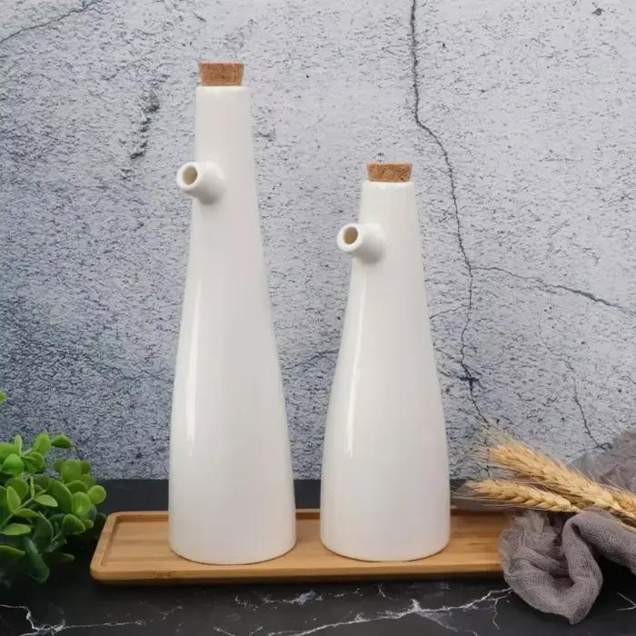 Pot d'huile d'olive en céramique