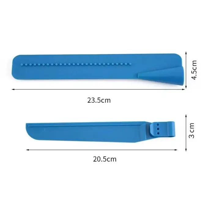 Grattoir à gâteau bleu pour fondants lisses et surfaces uniformes outil de chef de cuisine pour amateurs et professionnels occasions spéciales pâtisserie gâteau fondant texture impeccable chef d'oeuvre
