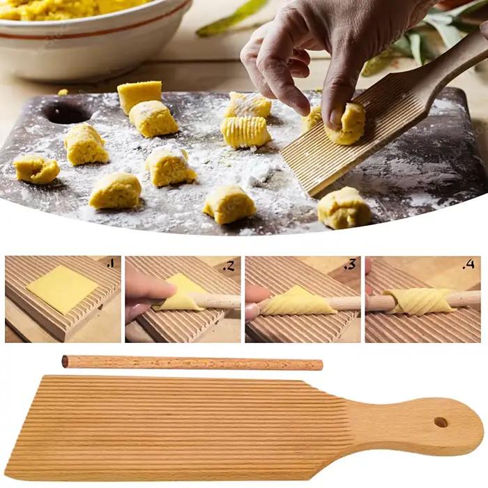 Palettes de poupée en bois Gnocchi, planche à pâtes Gnocchi, décapant avec anciers Garganelli, bois naturel pour pâtes et poupée