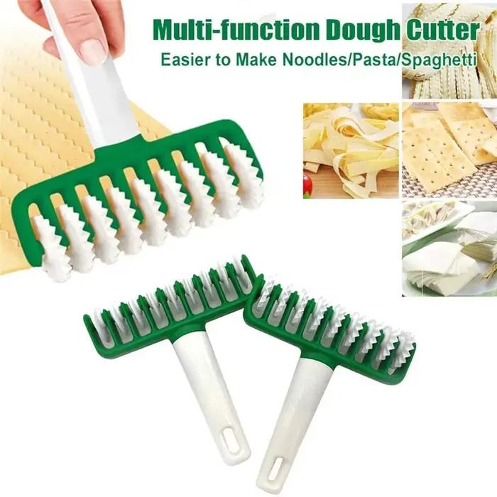 Accessoire de cuisine ANYOHOE coupe-nouilles et cookie cutter pour préparation de pâtes et biscuits à domicile ou pour des occasions spéciales