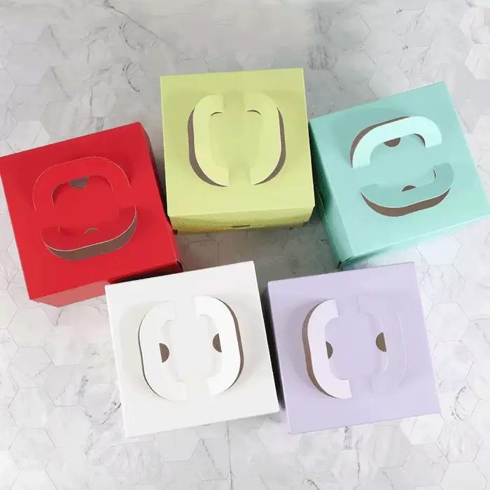 Boîte à gâteaux colorée en carton pour fête d'anniversaire enfant mariage noël saint valentin occaions spéciales 50 pièces lot