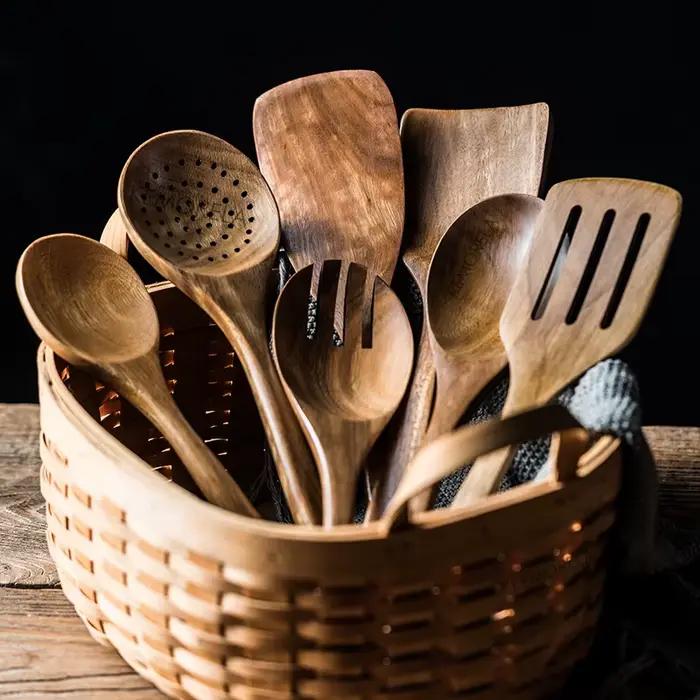 Cuillères en bois pour la cuisine