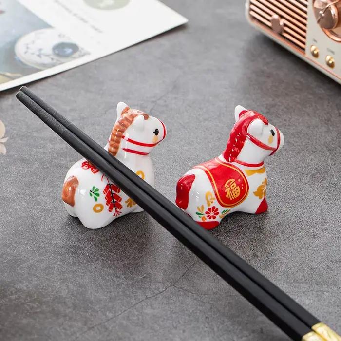 Support de rangement en céramique chinoise en forme de cheval pour baguettes