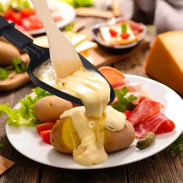 Ensemble de casseroles à raclette à fromage et 4 pelles en bois