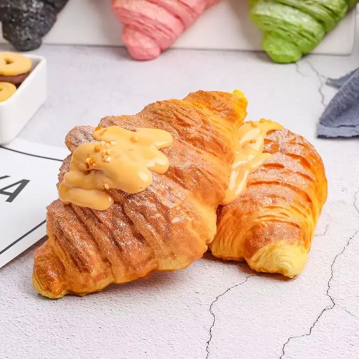Modèle de croissant simulé à levée lente, en pâte feuilletée, souple à presser, accessoire de photographie alimentaire, ornement pour vitrine de café