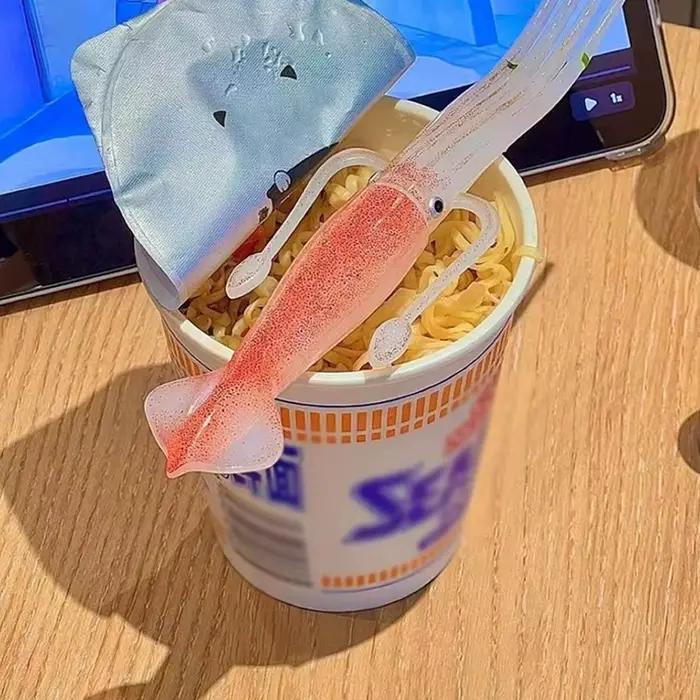Fourchette à nouilles en forme de poulpe, ustensile en Silicone résistant à la chaleur, fourchette à calmar en plastique, Gadgets de cuisine amusants, ustensile résistant à la chaleur