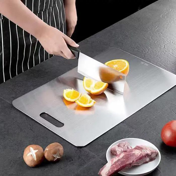 Planche à découper en métal pour cuisine