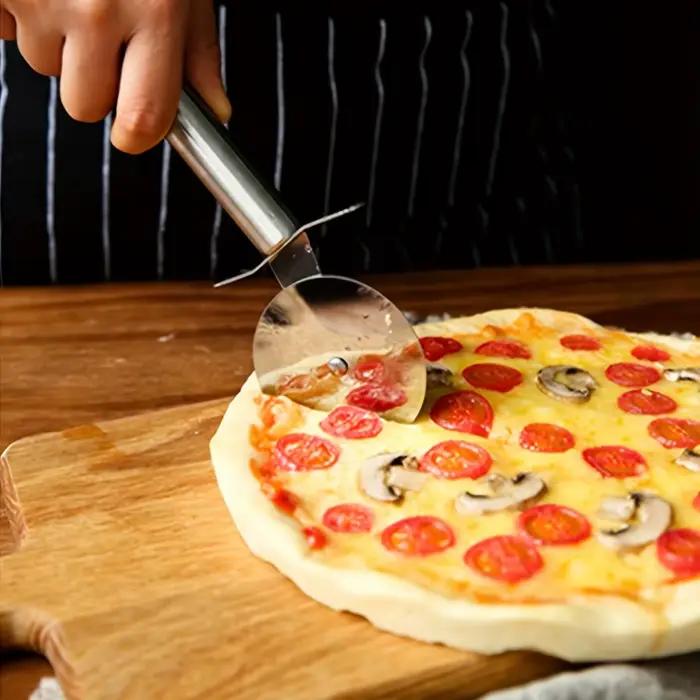 Lot de 5 outils de cuisine en acier inoxydable : roulette à pizza, spatule à gâteau de lune, spatule à gaufres, coupe-pâte à biscuits, coupe-pâte manuel pour pizza