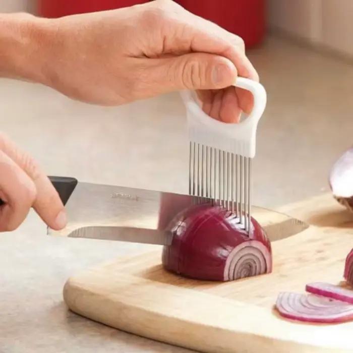 Trancheuse d'oignons sans effort avec ce 1 pièce, trancheuse d'oignon colorée, porte-oignon en acier inoxydable pour pommes de terre