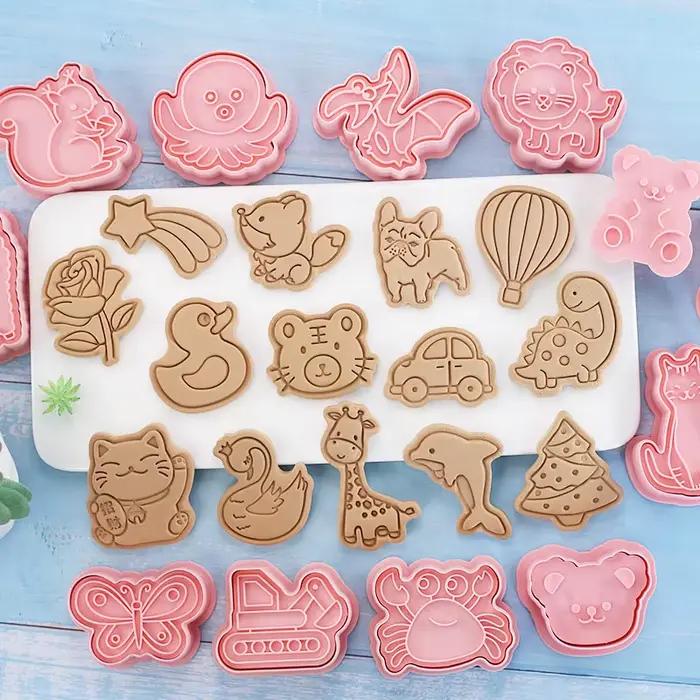 8 pièces/ensemble emporte-pièces en plastique 3D dessin animé mignon pressable Biscuit moule Cookie