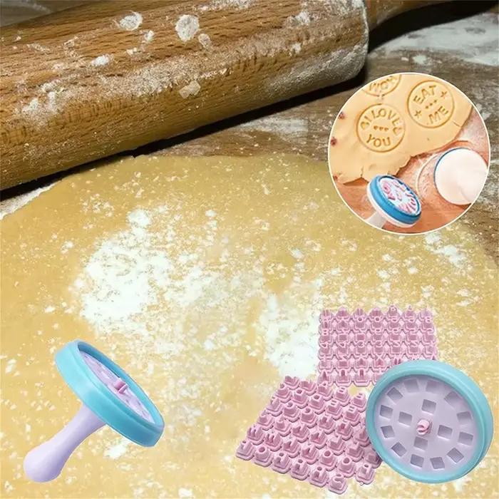 Tampon à biscuits avec chiffres et lettres