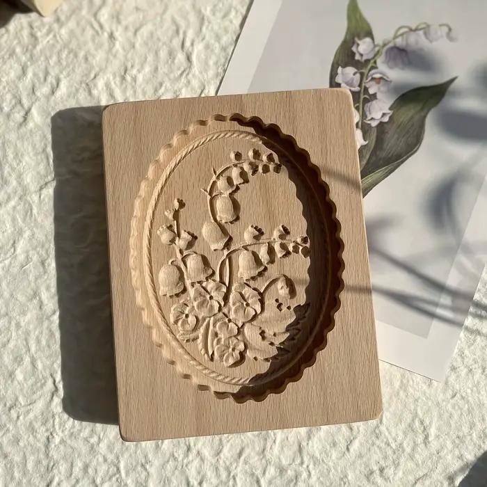 Moules à Biscuits en Bois avec Motif Muguet