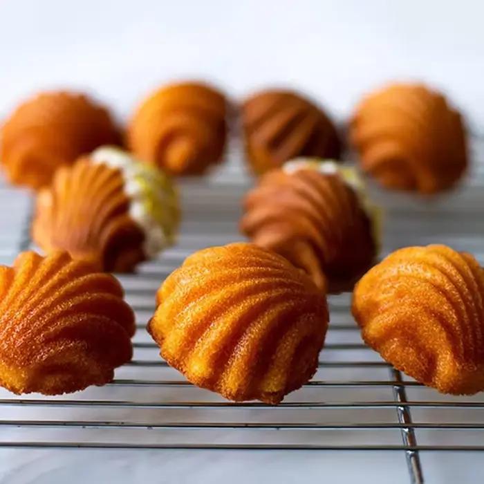 Moule à gâteau de madeleine en forme de cœur en métal pour gâteaux romantiques et décorations de desserts pour femmes occasions spéciales