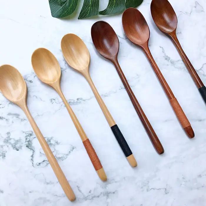 Cuillère à soupe en bois