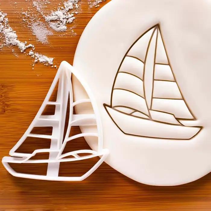 Emporte-pièces en forme de bateau à voile sous-marin à vapeur
