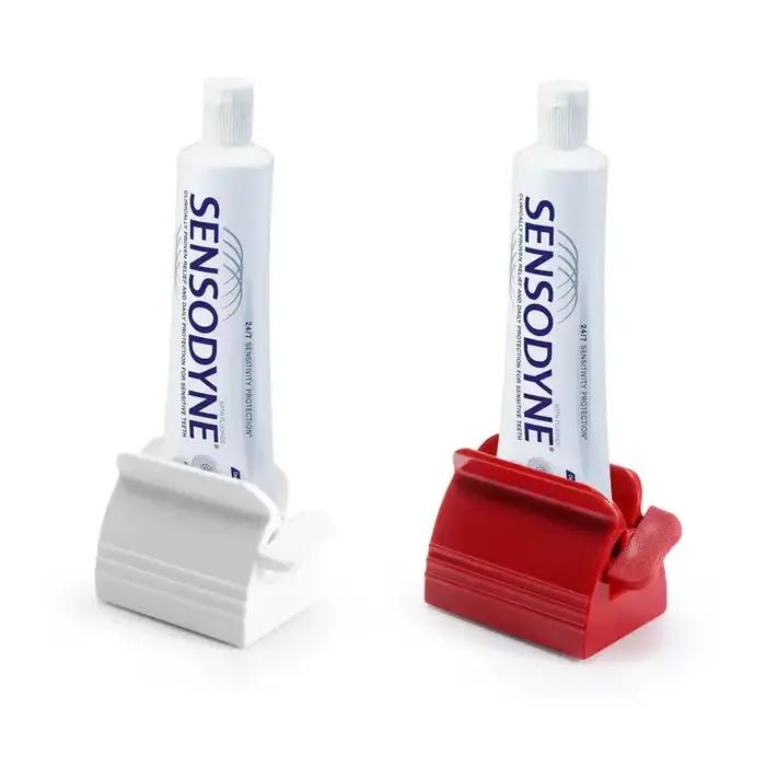 Presse-dentifrice roulant – Un moyen facile et hygiénique pour distribuer la dentifrice!
